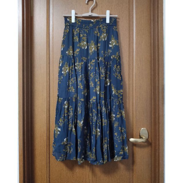SLOBE IENA(スローブイエナ)のSLOBE IENA  レーヨンジョーゼットフラワースカート 今季 レディースのスカート(ロングスカート)の商品写真