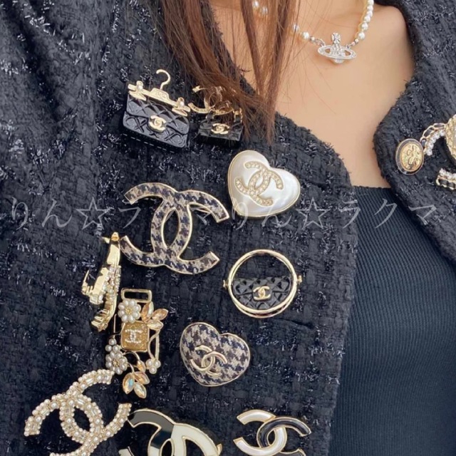 CHANEL(シャネル)のシャネル☆ハートパールブローチ☆新品未使用 レディースのアクセサリー(ブローチ/コサージュ)の商品写真