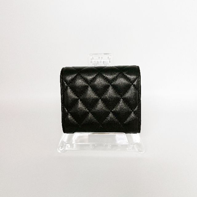 激安本物 CHANEL - りん3131 マトラッセ ラムスキン G金具 三つ折り