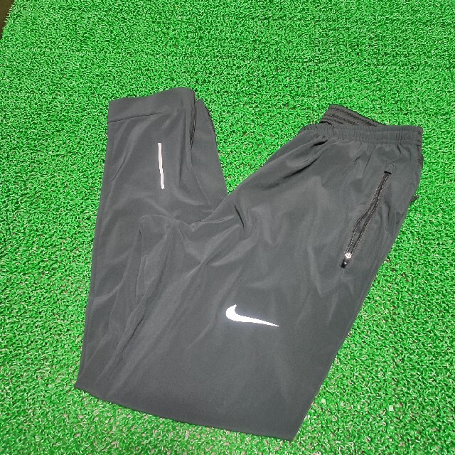 NIKE(ナイキ)のNIKE　トレーニングパンツ スポーツ/アウトドアのトレーニング/エクササイズ(トレーニング用品)の商品写真