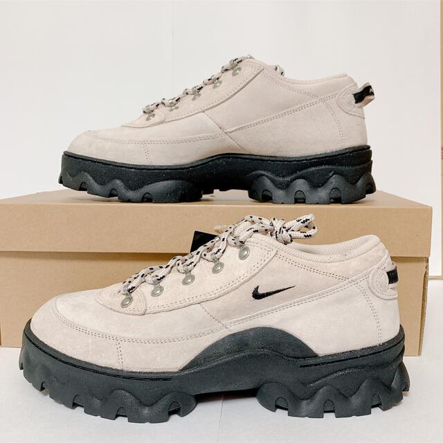 NIKE(ナイキ)のベージュ 26.5cm NIKE WMNS LAHAR LOW ラハール メンズの靴/シューズ(スニーカー)の商品写真