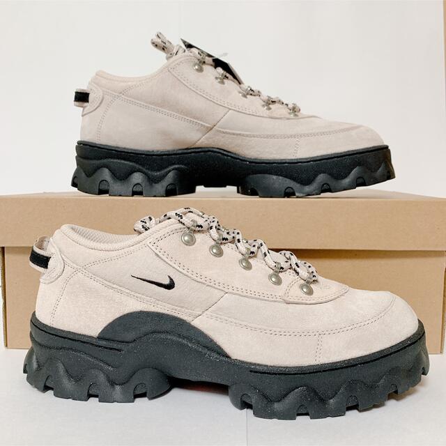 NIKE(ナイキ)のベージュ 26.5cm NIKE WMNS LAHAR LOW ラハール メンズの靴/シューズ(スニーカー)の商品写真