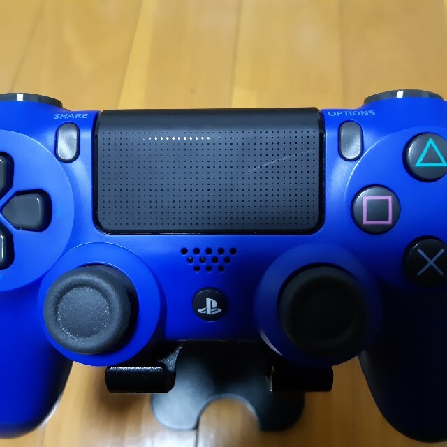 PlayStation4(プレイステーション4)の専用　コントローラー二つ エンタメ/ホビーのゲームソフト/ゲーム機本体(その他)の商品写真