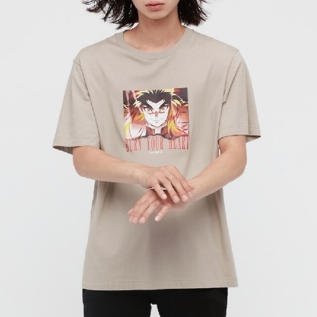 UNIQLO(ユニクロ)のユニクロ　煉獄杏寿郎　Tシャツ Ｓサイズ エンタメ/ホビーのおもちゃ/ぬいぐるみ(キャラクターグッズ)の商品写真