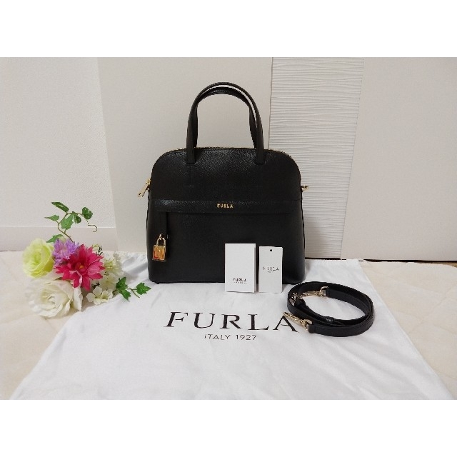 【美品】FURLA　PIPER 　 Mサイズ