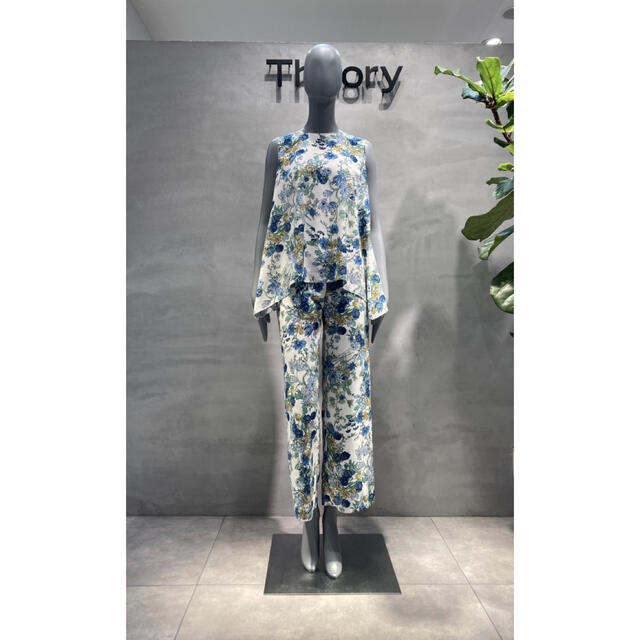 theory(セオリー)のTheory 21ss ボタニカルフラワー柄リラックスパンツ レディースのパンツ(カジュアルパンツ)の商品写真