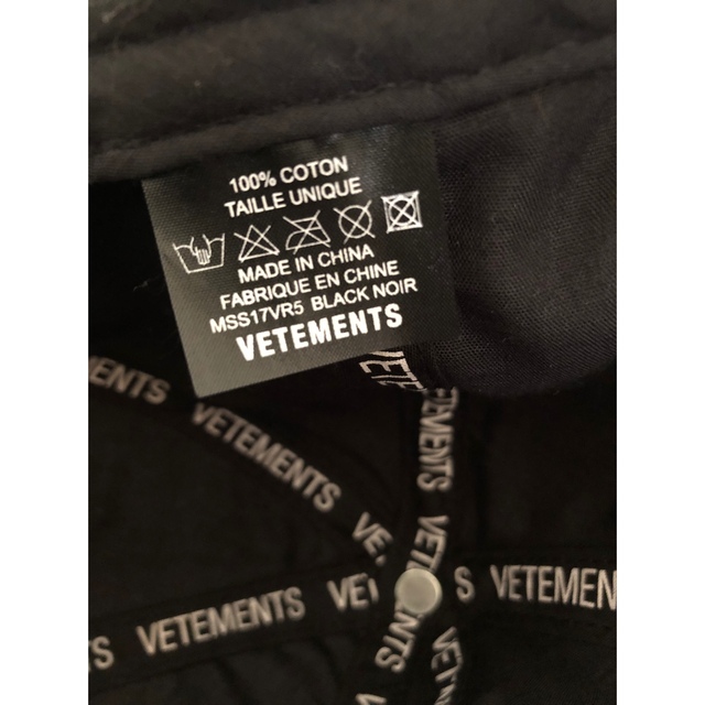 Balenciaga(バレンシアガ)のヴェトモン vetments securite キャップ　黒 メンズの帽子(キャップ)の商品写真