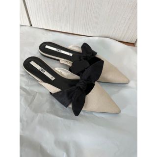 ザラ(ZARA)の【現行品】ZARA フラットミュール(ミュール)