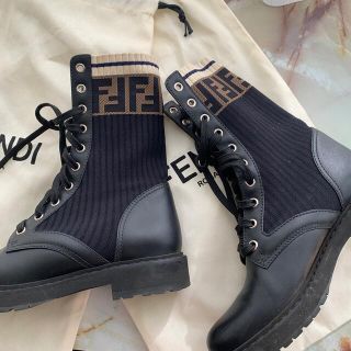 フェンディ(FENDI)の【fendi】超お得！2回のみの使用(ブーツ)