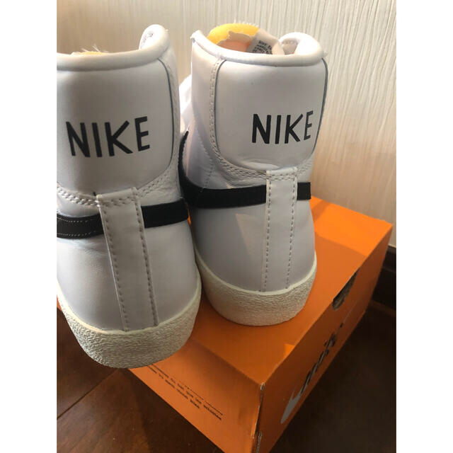 NIKE(ナイキ)のSpick&Span NIKE Blazer Mid 77 Vintage レディースの靴/シューズ(スニーカー)の商品写真