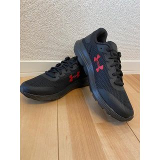 アンダーアーマー(UNDER ARMOUR)の【新品・未使用！送料無料！】アンダーアーマー  ランニング シューズ　レディース(シューズ)