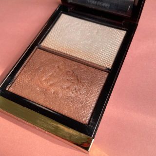 トムフォード(TOM FORD)の三日セール　トムフォード　スキンイルミネイティングパウダーデュオ(フェイスパウダー)