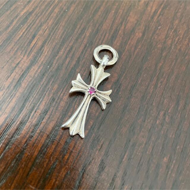 【品】タイニー CHクロスチャーム レッドサファイア加工