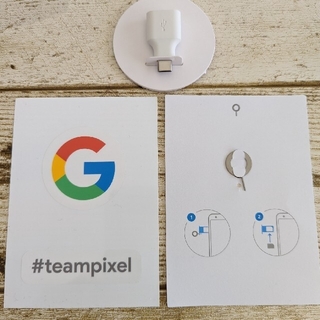グーグルピクセル(Google Pixel)のUSBタイプC変換アダプタとSIMピン&風呂敷(その他)