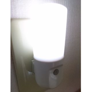 エルパ(ELPA)のELPA　PM-L160　LEDホワイト　自動点灯(蛍光灯/電球)