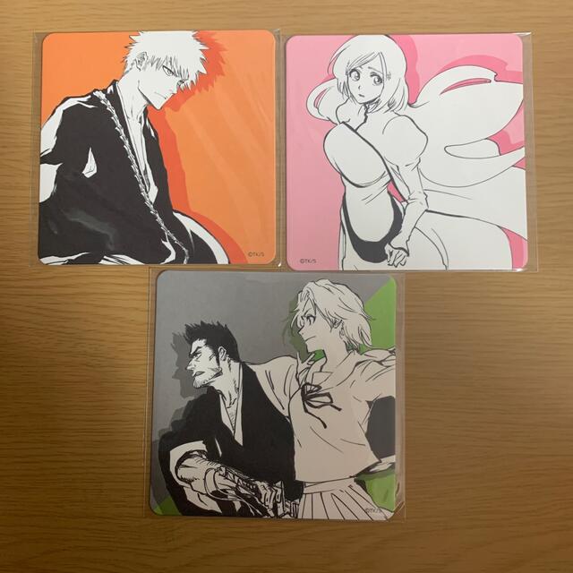 BLEACH 原画展 アートコースター 黒崎一護 井上織姫 黒崎一心＆真咲  エンタメ/ホビーのおもちゃ/ぬいぐるみ(キャラクターグッズ)の商品写真