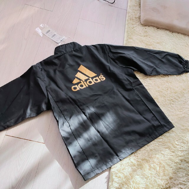 adidas(アディダス)のadidas アウター 130cm　未使用 キッズ/ベビー/マタニティのキッズ服男の子用(90cm~)(ジャケット/上着)の商品写真