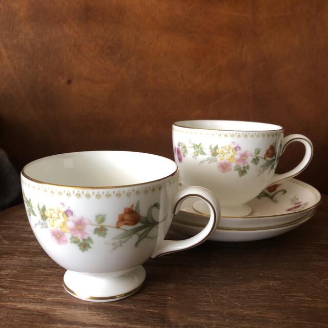 WEDGWOOD(ウェッジウッド)のWEDGWOOD MIRABELLE カップ&ソーサー２客 インテリア/住まい/日用品のキッチン/食器(食器)の商品写真