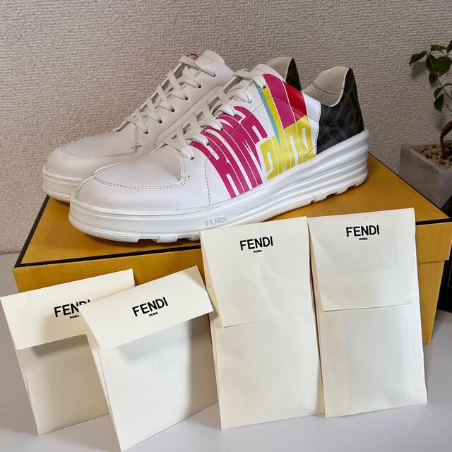 激安】 FENDI - 新品未使用☆美品 FENDI メンズ スニーカー 白
