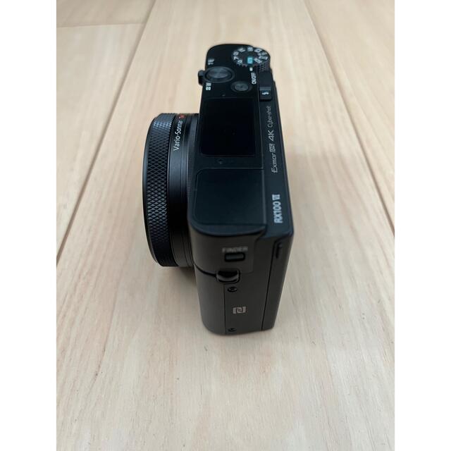 SONY(ソニー)のSONY Cyber−Shot RX DSC-RX100M6 スマホ/家電/カメラのカメラ(コンパクトデジタルカメラ)の商品写真