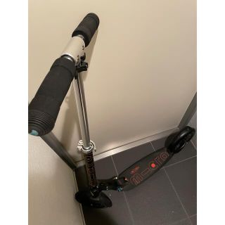 ドカ太様専用　Micro Scooter Black（キックボードブラック）(三輪車/乗り物)