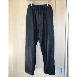 コモリ(COMOLI)のcomoli john 別注 leather drawstring pants(スラックス)
