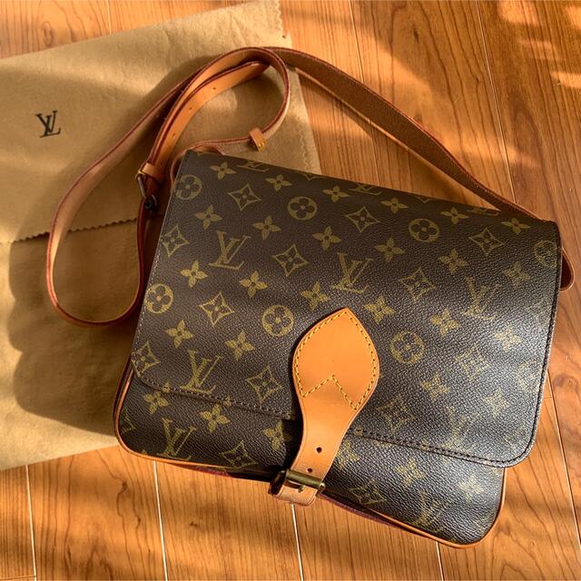 LOUIS VUITTON カルトシエール 26 ショルダーバッグ