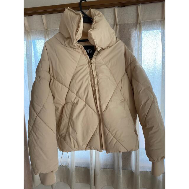 ZARA ラバー仕上げパフジャケット