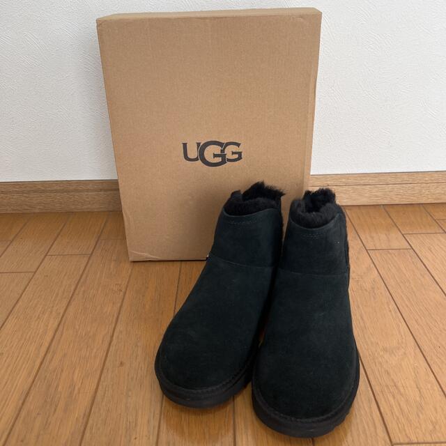 UGG(アグ)のアグ　UGG ムートンブーツ　ブラック　6号 レディースの靴/シューズ(ブーツ)の商品写真