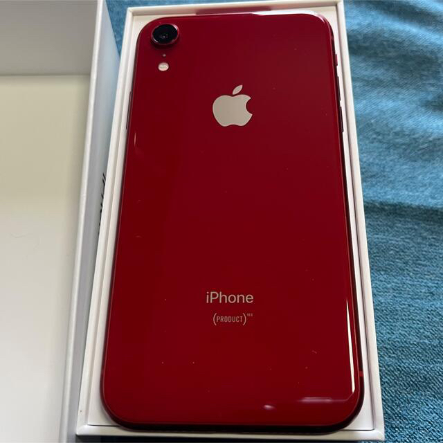 Apple(アップル)のiPhone XR 128GB 赤　中古美品 スマホ/家電/カメラのスマートフォン/携帯電話(スマートフォン本体)の商品写真