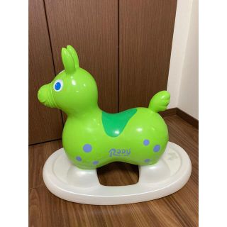 ロディ(Rody)のロディ☆RODY☆ロッキングベース付　乗り物　黄緑色(キャラクターグッズ)