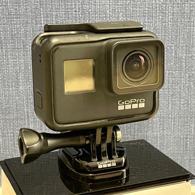 GoPro(ゴープロ)のGoPro HERO7 Black CHDHX-701-FW スマホ/家電/カメラのカメラ(ビデオカメラ)の商品写真