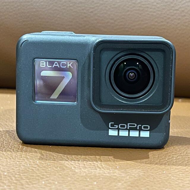 GoPro(ゴープロ)のGoPro HERO7 Black CHDHX-701-FW スマホ/家電/カメラのカメラ(ビデオカメラ)の商品写真