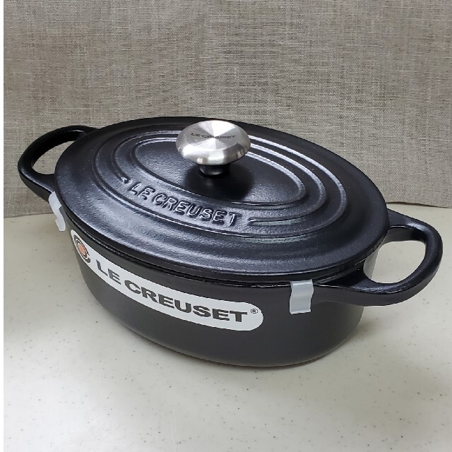 LE CREUSET(ルクルーゼ)の（♡める様♡専用）ル・クルーゼ（17cm） ココット・オーバル インテリア/住まい/日用品のキッチン/食器(鍋/フライパン)の商品写真