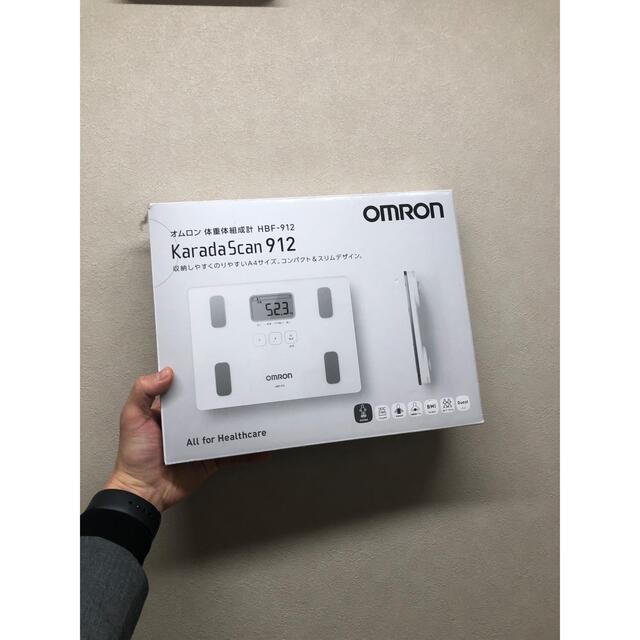 OMRON(オムロン)の[新品未使用]OMRON 体重計 スマホ/家電/カメラの美容/健康(体重計/体脂肪計)の商品写真