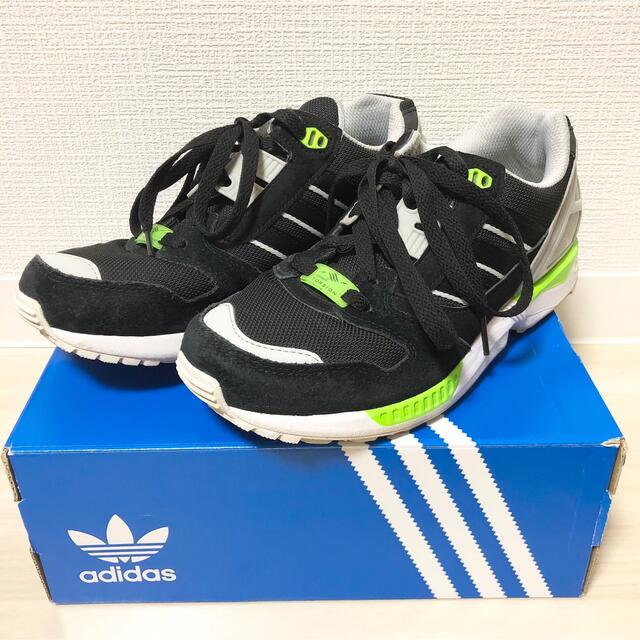 adidas originals スニーカー