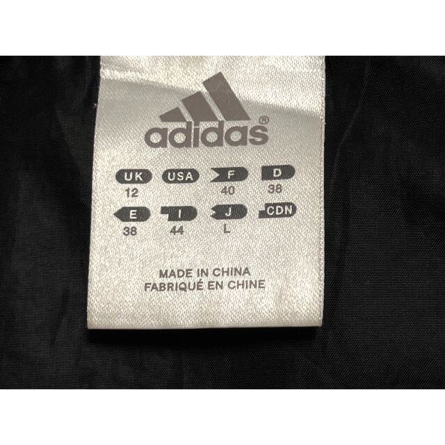 adidas(アディダス)のadidas 薄手 ウィンドブレーカー レディースのジャケット/アウター(ナイロンジャケット)の商品写真