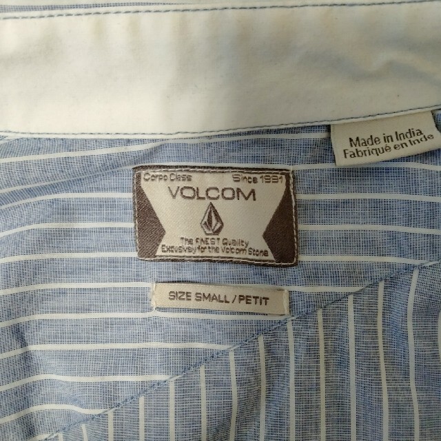 volcom(ボルコム)のVOLCOM 水色ストライプシャツ メンズのトップス(シャツ)の商品写真