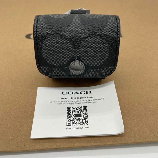 COACH(コーチ)の新品未使用　コーチ　AirPods Pro ケース　シグネチャー レディースのファッション小物(その他)の商品写真