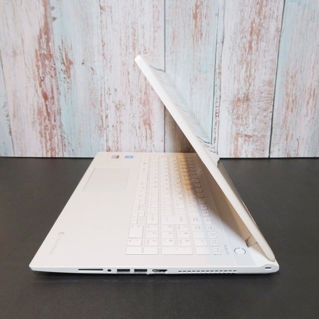 東芝 - 【お洒落れ白】大容量/薄型/WEBカメラ/dynabook/ノートパソコン