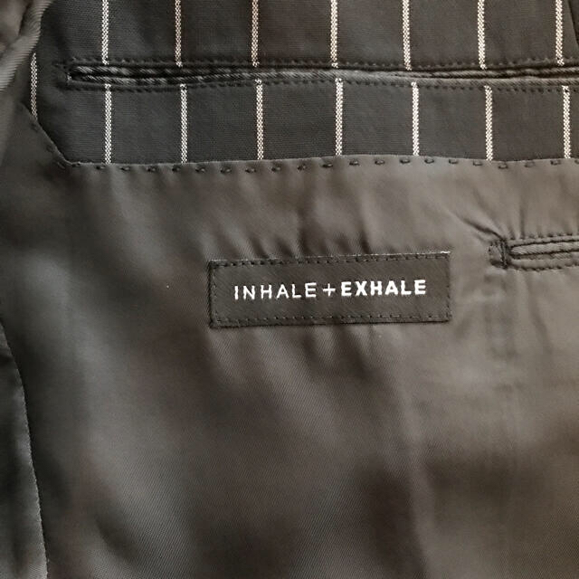 THE SUIT COMPANY(スーツカンパニー)のINHALE+EXHALE ストライプスーツ(夏用) メンズのスーツ(セットアップ)の商品写真