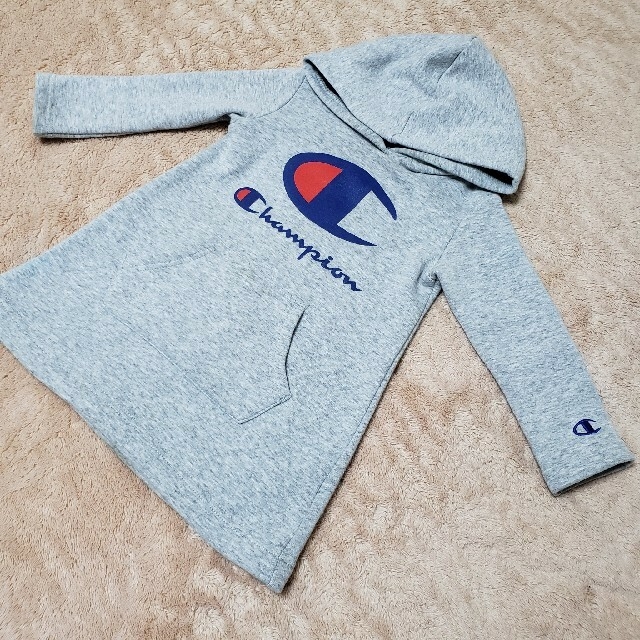 Champion(チャンピオン)のチャンピオン　Champion　ワンピース　パーカー キッズ/ベビー/マタニティのキッズ服女の子用(90cm~)(ワンピース)の商品写真