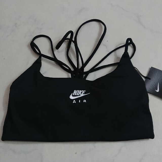 NIKE - 新品 NIKE スポーツブラ ブラトップ ナイキ スポブラの NIKE - 新品 NIKE スポーツブラ ブラトップ ナイキ スポブラの