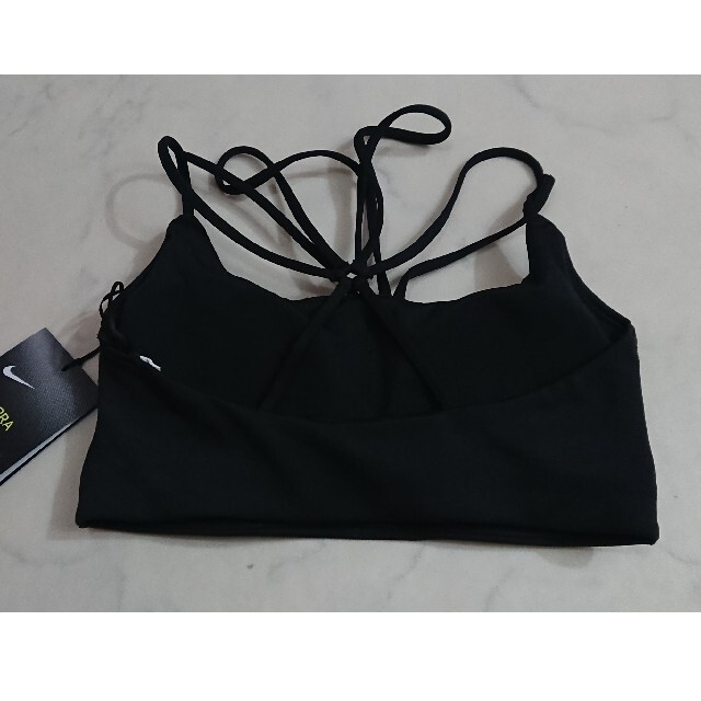 NIKE - 新品 NIKE スポーツブラ ブラトップ ナイキ スポブラの NIKE - 新品 NIKE スポーツブラ ブラトップ ナイキ スポブラの
