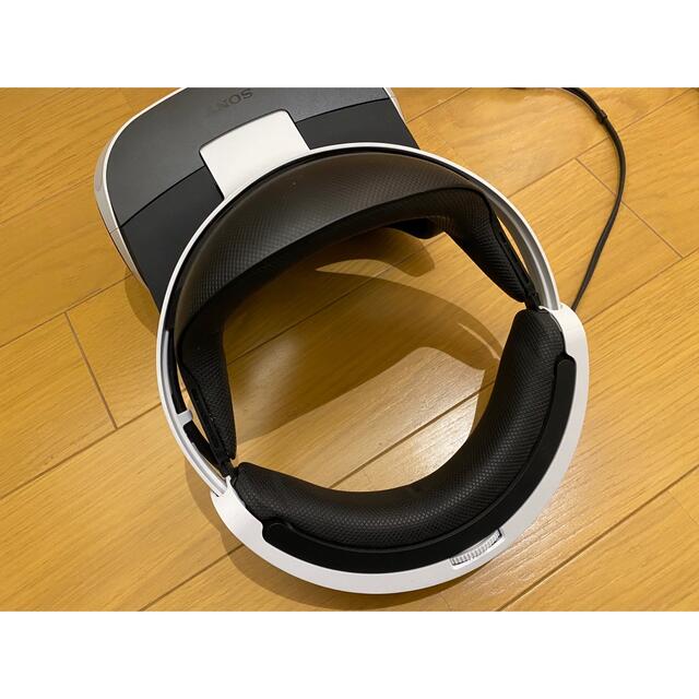 PlayStation VR(プレイステーションヴィーアール)のPlayStation VR カメラ同梱版 エンタメ/ホビーのゲームソフト/ゲーム機本体(家庭用ゲーム機本体)の商品写真