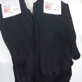 ユニクロ(UNIQLO)のﾕﾆｸﾛ ﾋｰﾄﾃｯｸ靴下×２足(五本指＋ﾉｰﾏﾙ)27-29cm(ソックス)