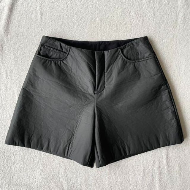 MM6 - 【美品】MM6 Maison Margiela フェイクレザー ショートパンツの MM6 - 【美品】MM6 Maison Margiela フェイクレザー ショートパンツの