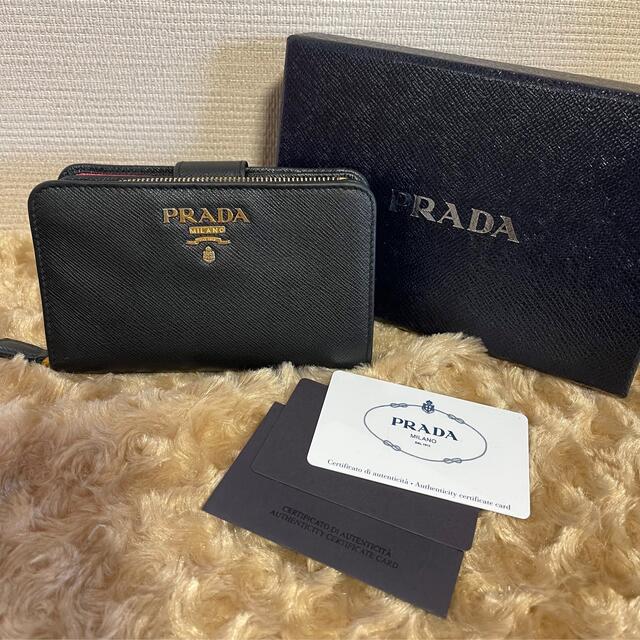 美品☆PRADA プラダ 二つ折り財布 黒ブラック パテントレザー がま口