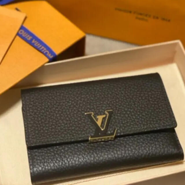 LOUIS VUITTON(ルイヴィトン)の美品！ルイヴィトンポルトフォイユカプシーヌコンパクト☆ノワール☆レオパード レディースのファッション小物(財布)の商品写真