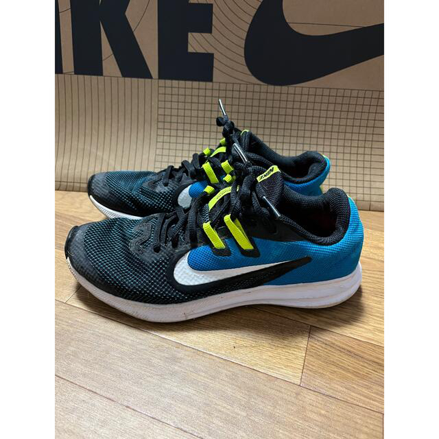 NIKE(ナイキ)のNIKE ナイキ ジュニアスニーカー  靴 22.5cm キッズ/ベビー/マタニティのキッズ靴/シューズ(15cm~)(スニーカー)の商品写真